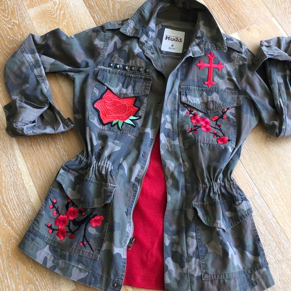 ⭐️⭐️NEW⭐️⭐️Camo Jacket Cross Cherry Blossom Roses Rolling Stones Patching NWT - Picture 6 of 9